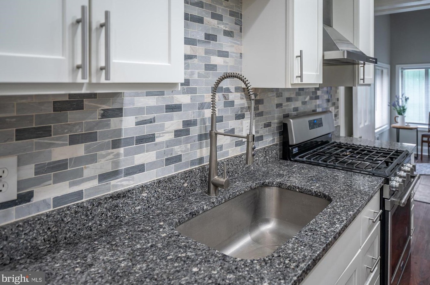 442 23rd St, Baltimore MD  21211-3205 exterior