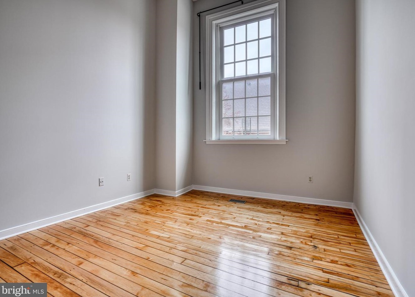 827 Sharp St, Baltimore MD  21230-3613 exterior