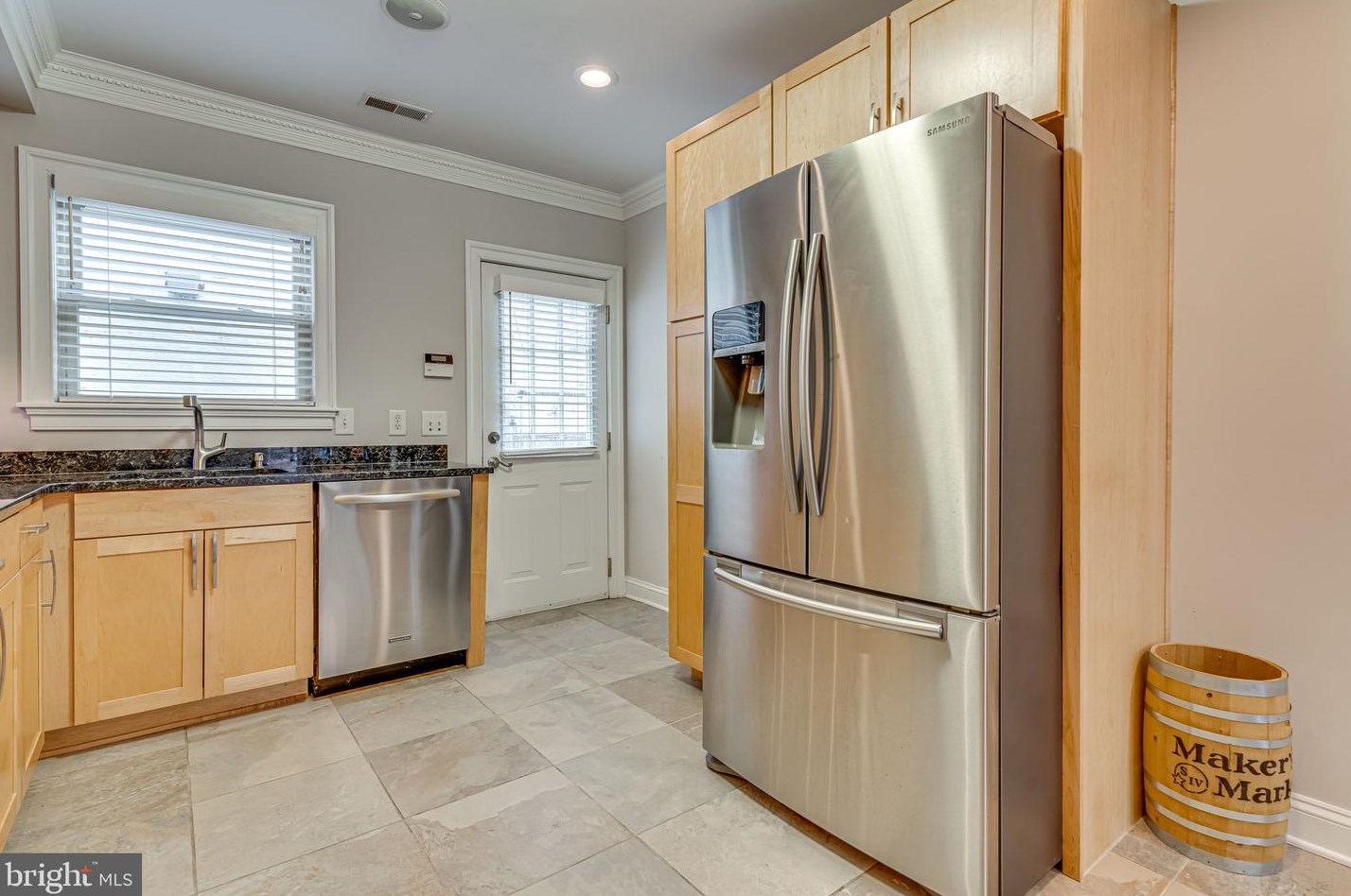 509 Fort Ave, Baltimore MD  21230-4752 exterior
