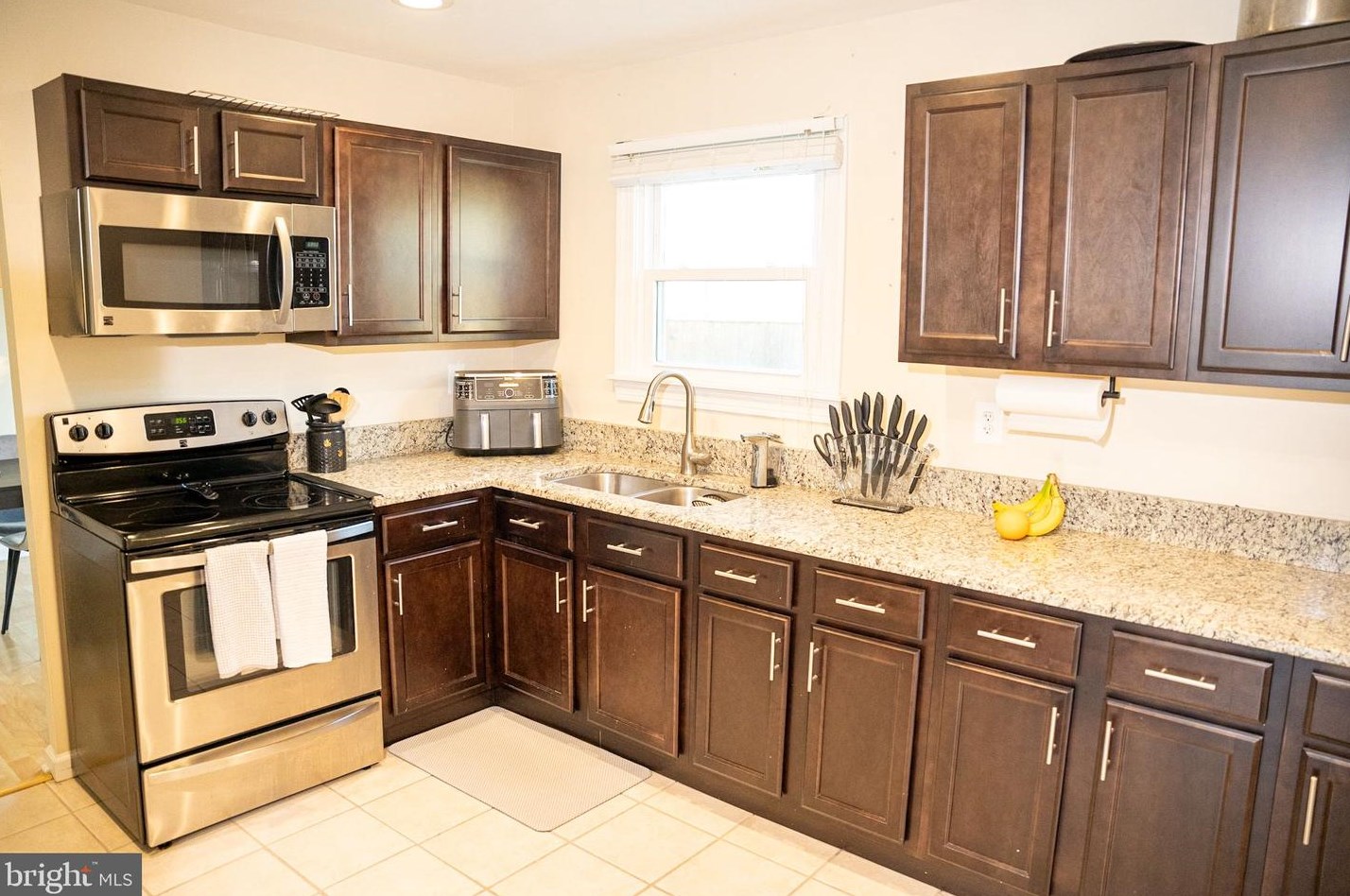 3930 Fernhill Ave, Baltimore MD  21215-5621 exterior