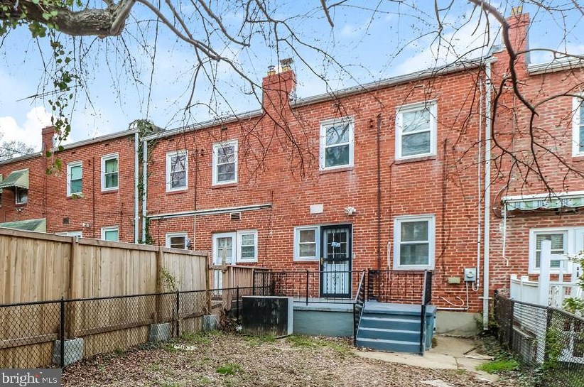 36 Athol Ave, Baltimore MD  21229-2827 exterior