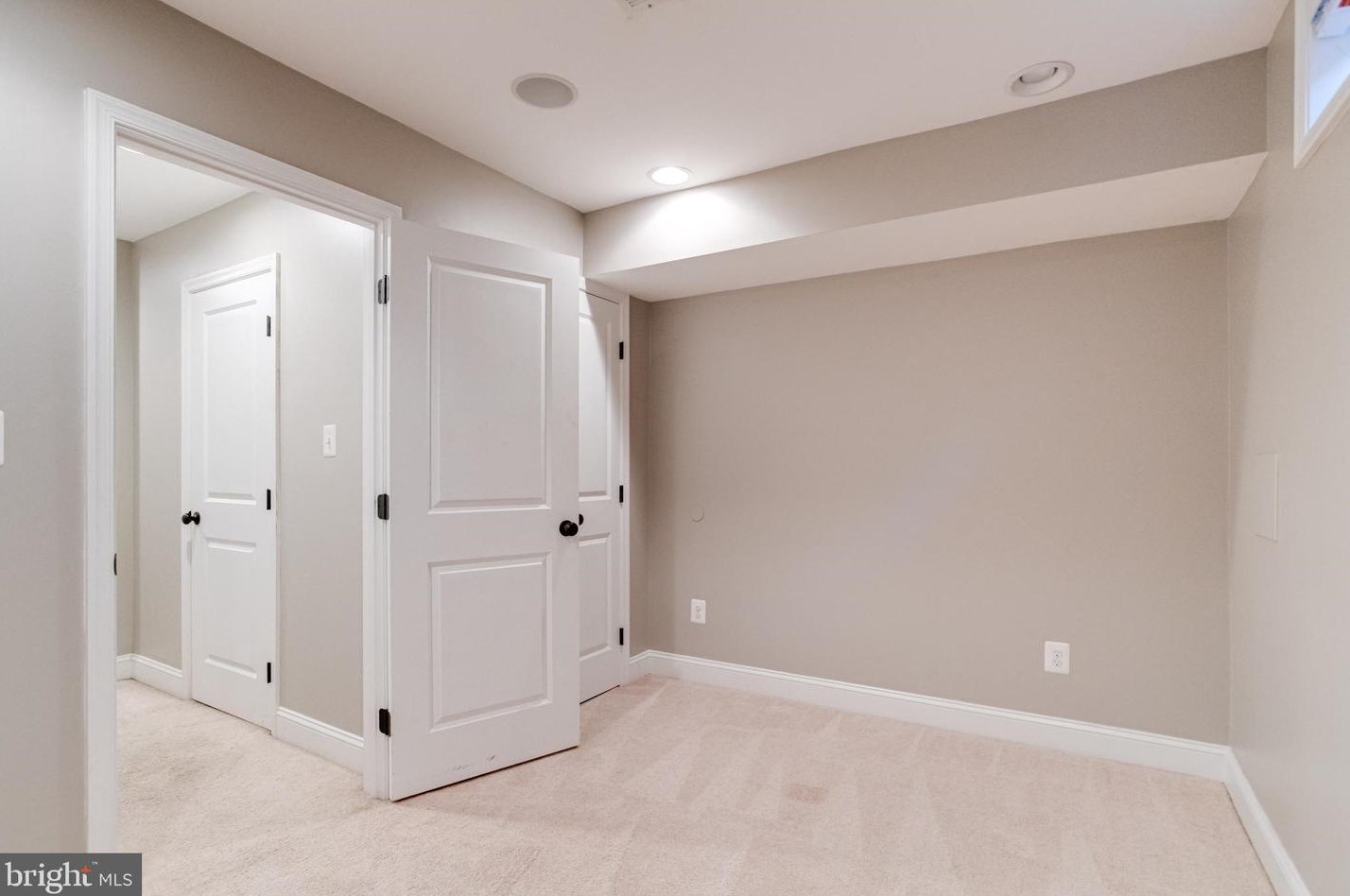 207 Bouldin St, Baltimore MD  21224-2316 exterior