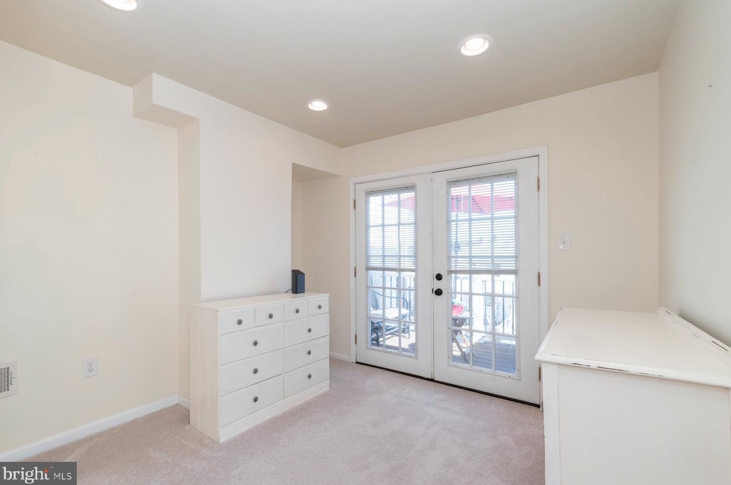 9 Rose St, Baltimore MD  21224-1151 exterior