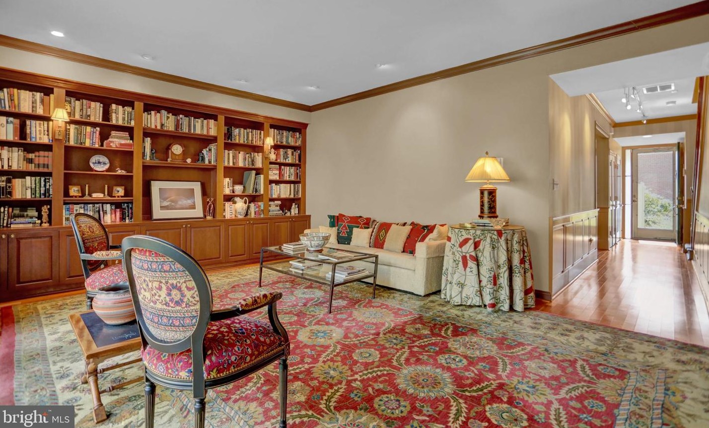 38 Bouton Grn Ct, Baltimore MD 21210-1503 exterior