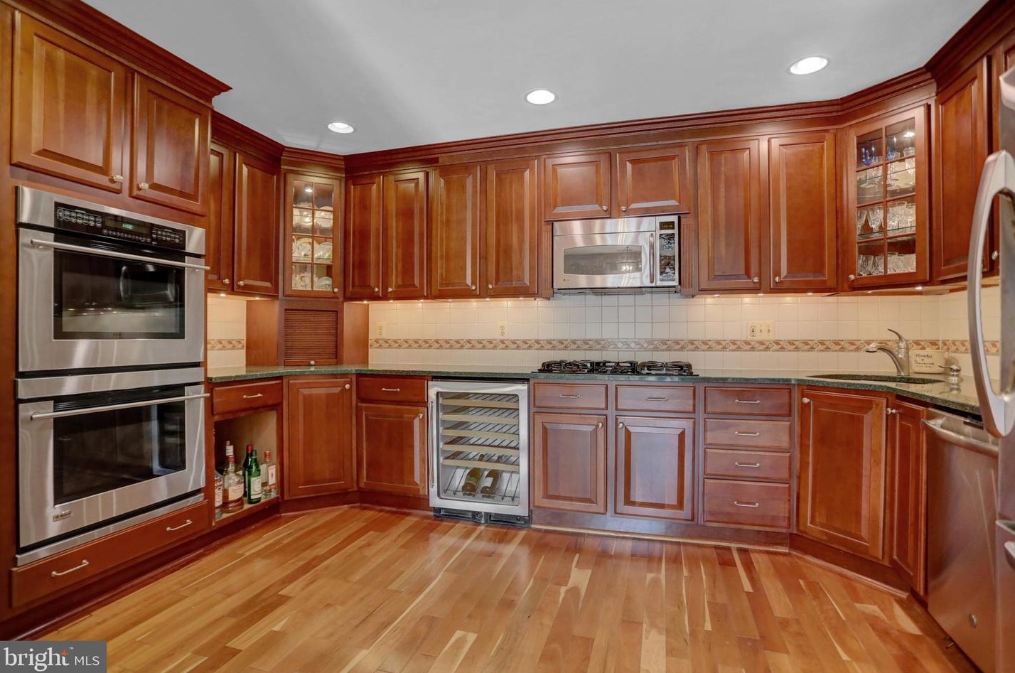 38 Bouton Grn Ct, Baltimore MD 21210-1503 exterior