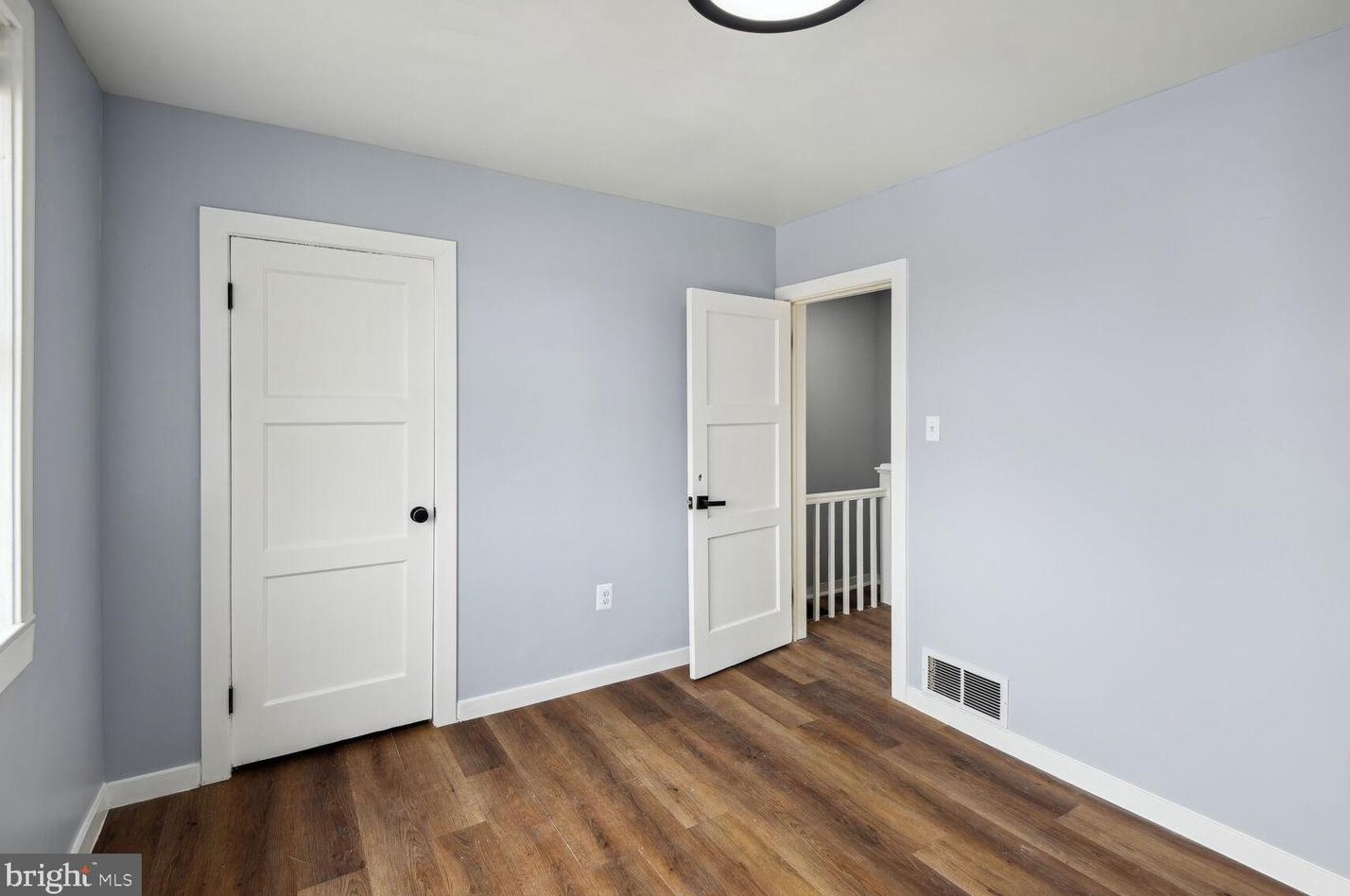 712 Roundview Rd, Baltimore MD  21225-1430 exterior