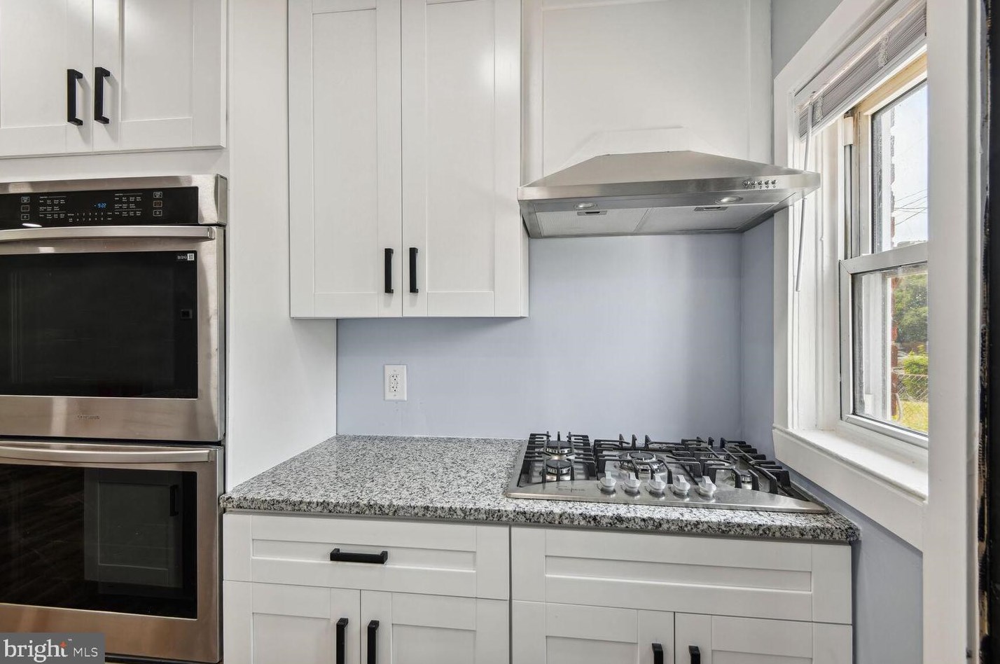 712 Roundview Rd, Baltimore MD  21225-1430 exterior