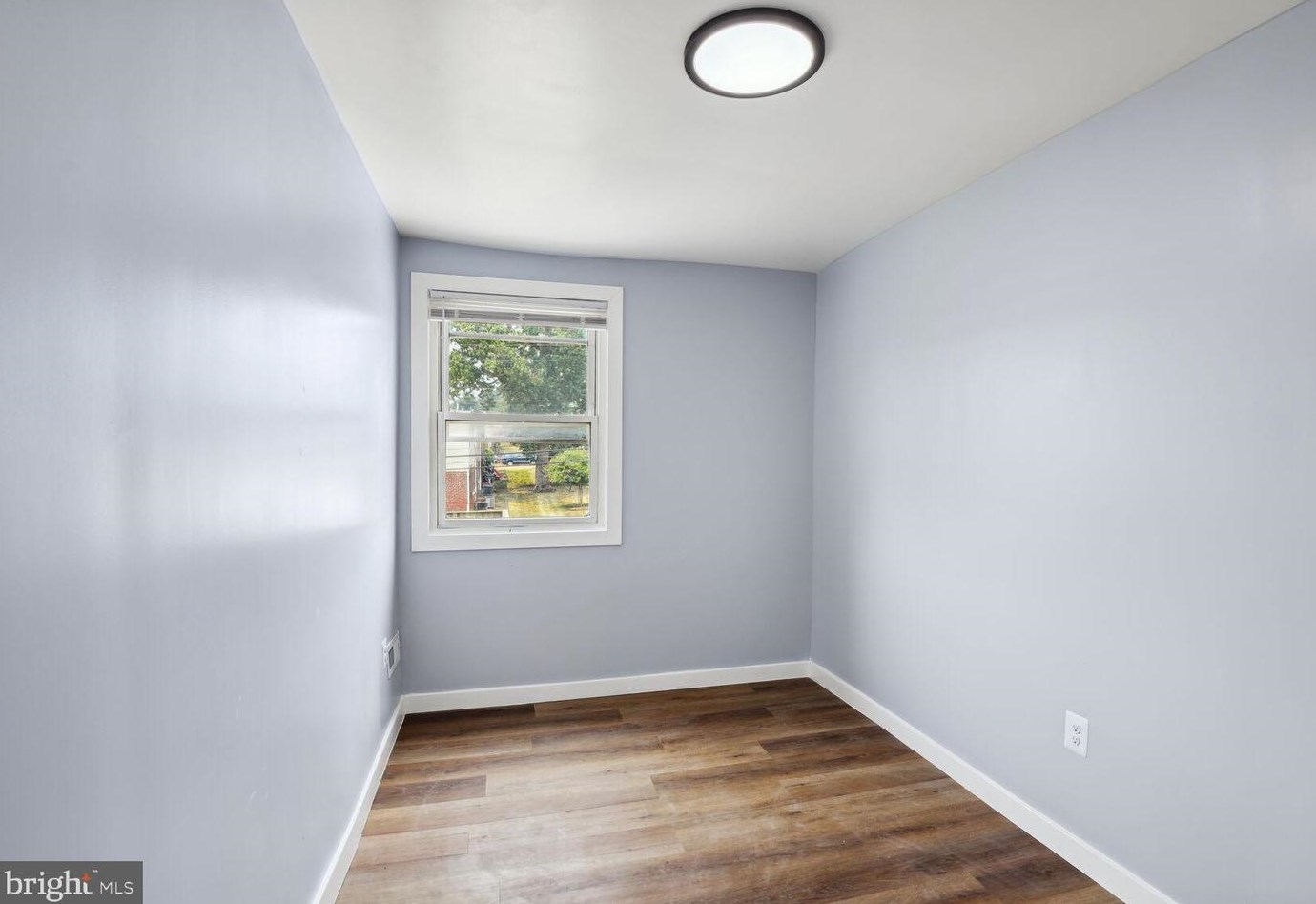 712 Roundview Rd, Baltimore MD  21225-1430 exterior