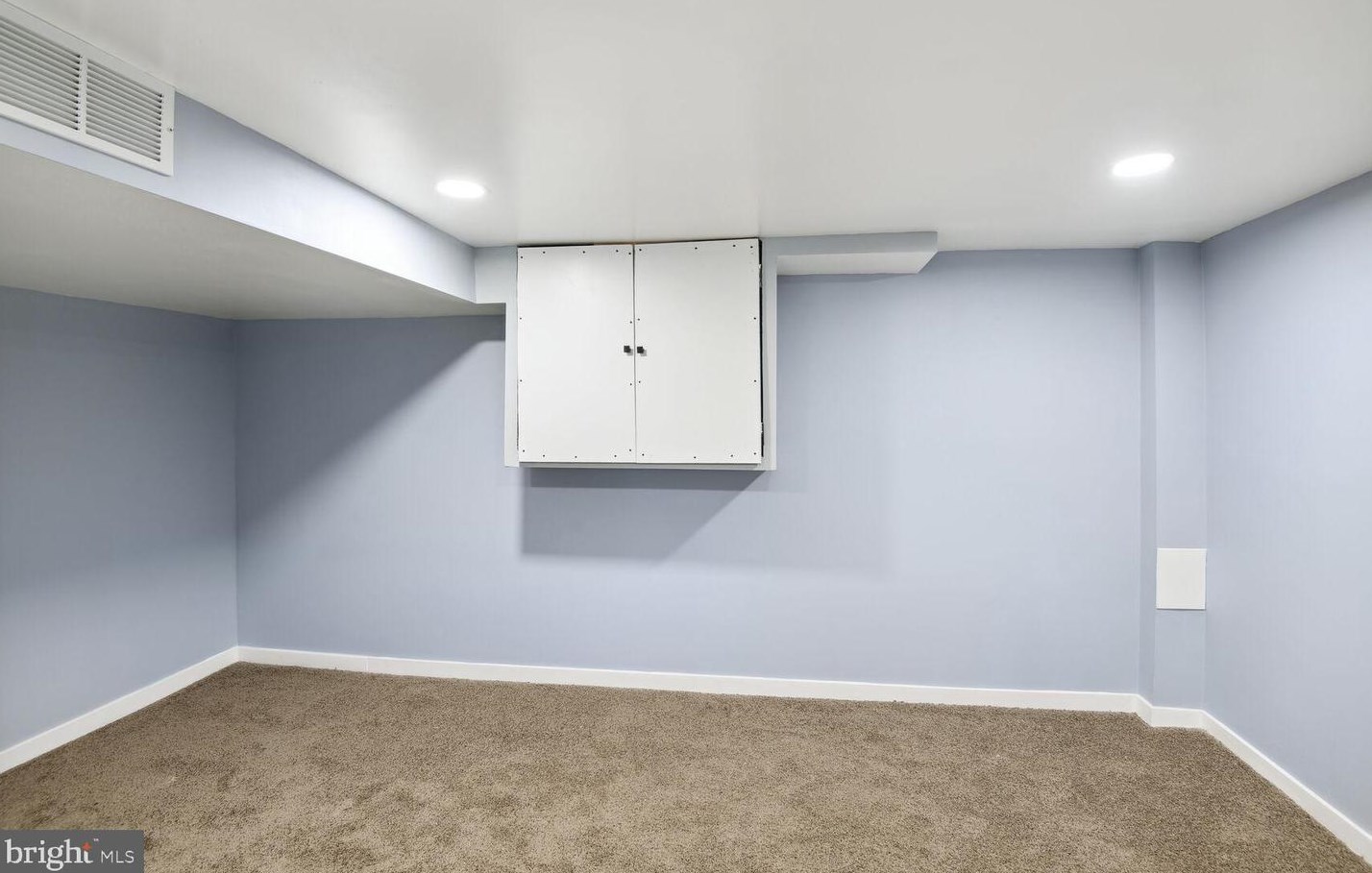 712 Roundview Rd, Baltimore MD  21225-1430 exterior