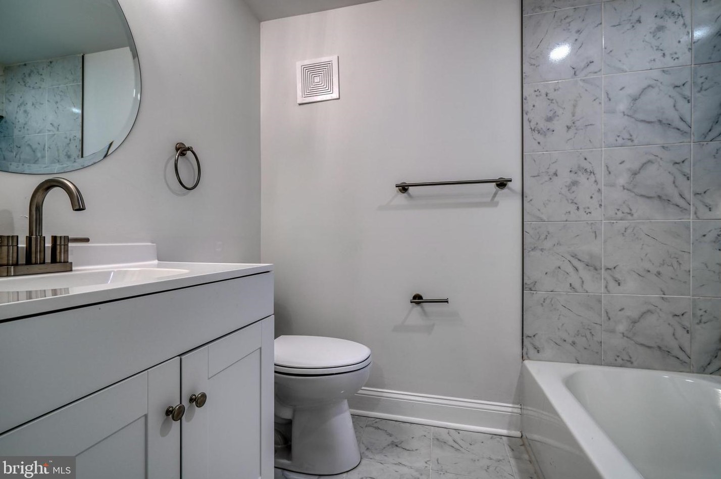 1645 Ruxton Ave, Baltimore MD  21216-3216 exterior