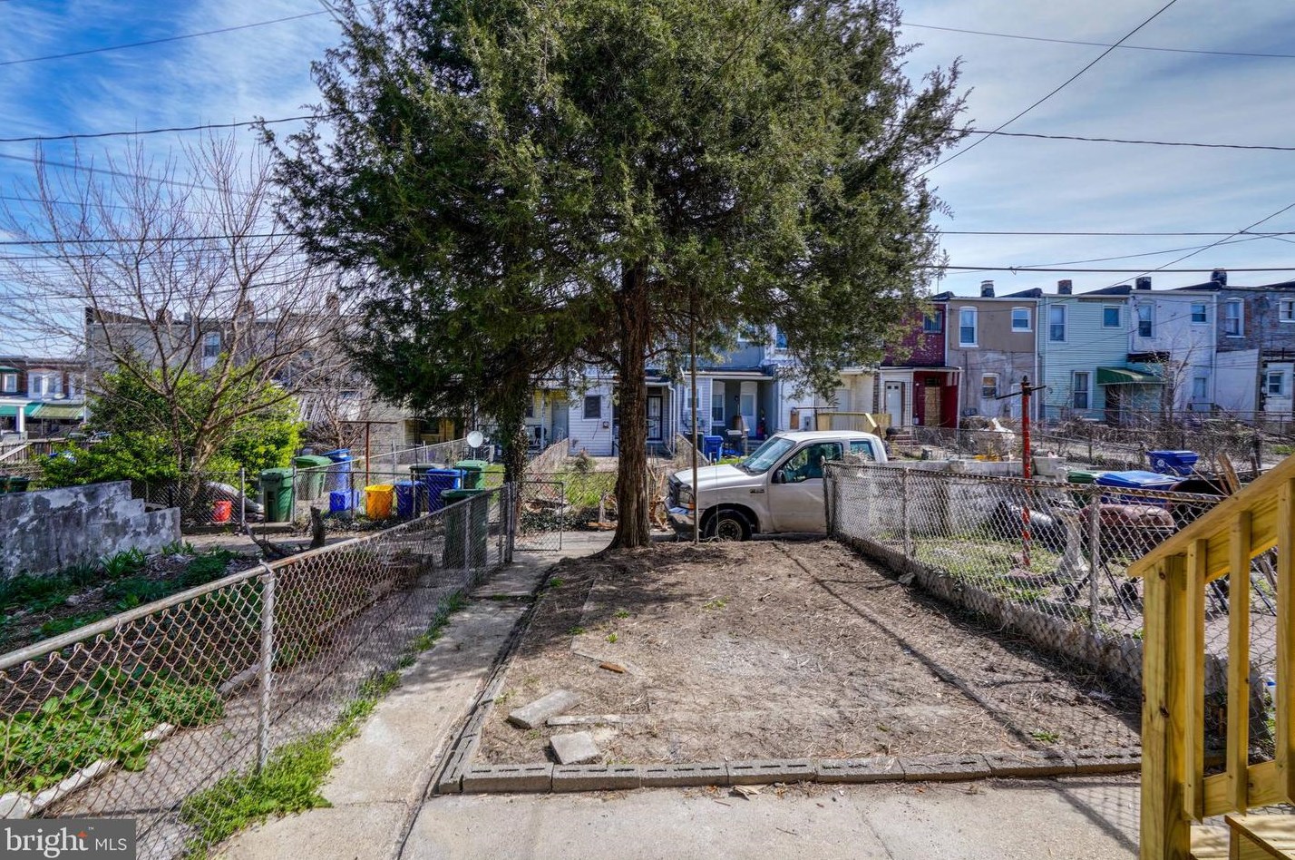 1645 Ruxton Ave, Baltimore MD  21216-3216 exterior