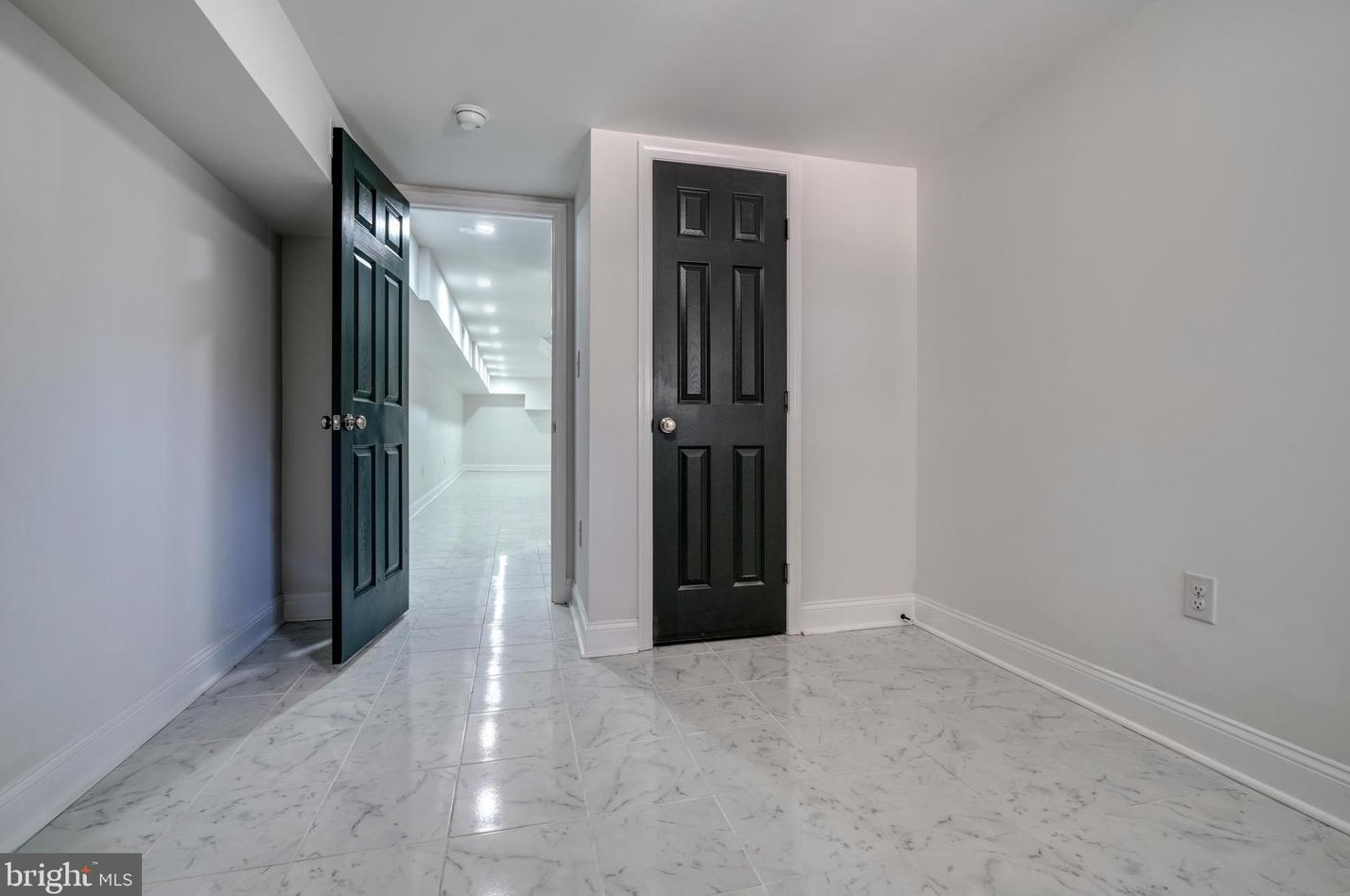 1645 Ruxton Ave, Baltimore MD  21216-3216 exterior