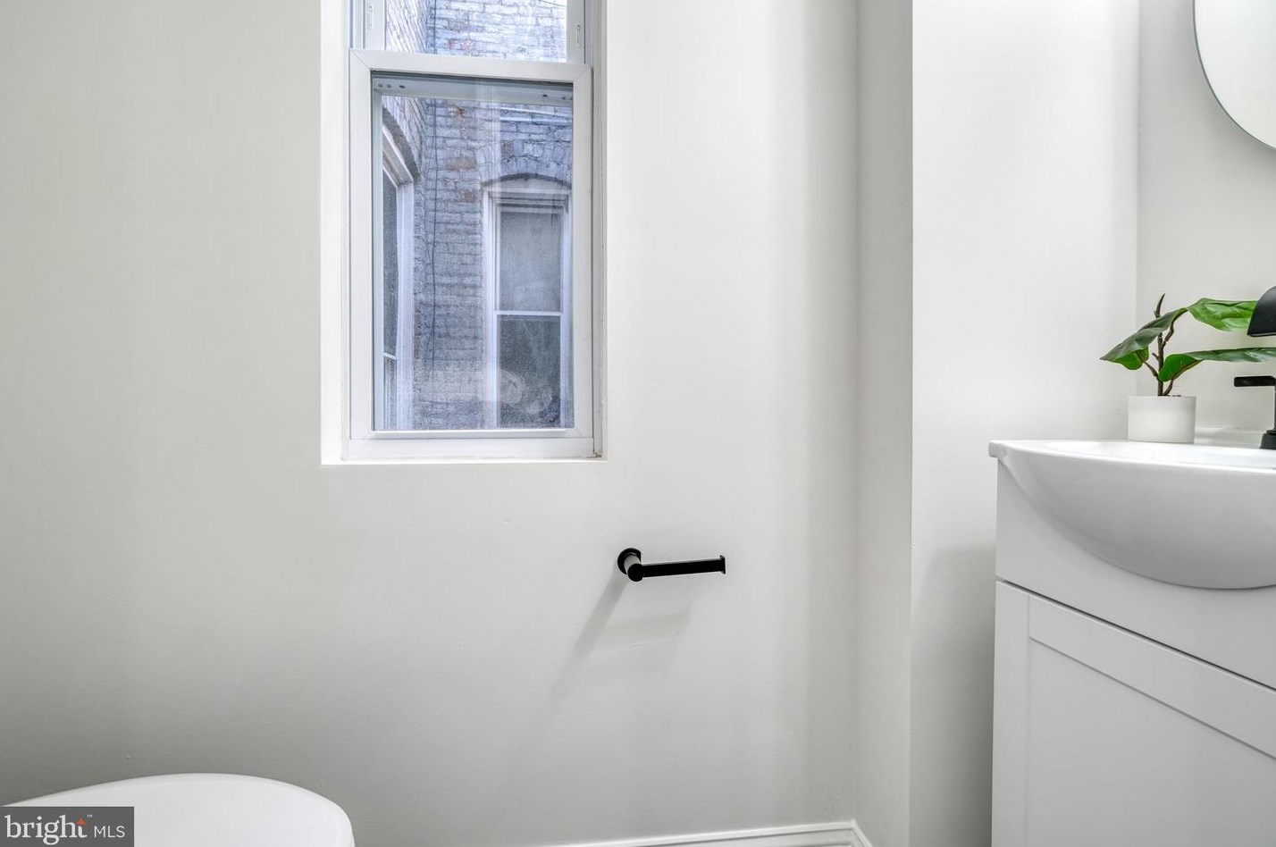 1645 Ruxton Ave, Baltimore MD  21216-3216 exterior