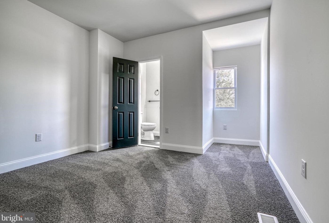 1645 Ruxton Ave, Baltimore MD  21216-3216 exterior