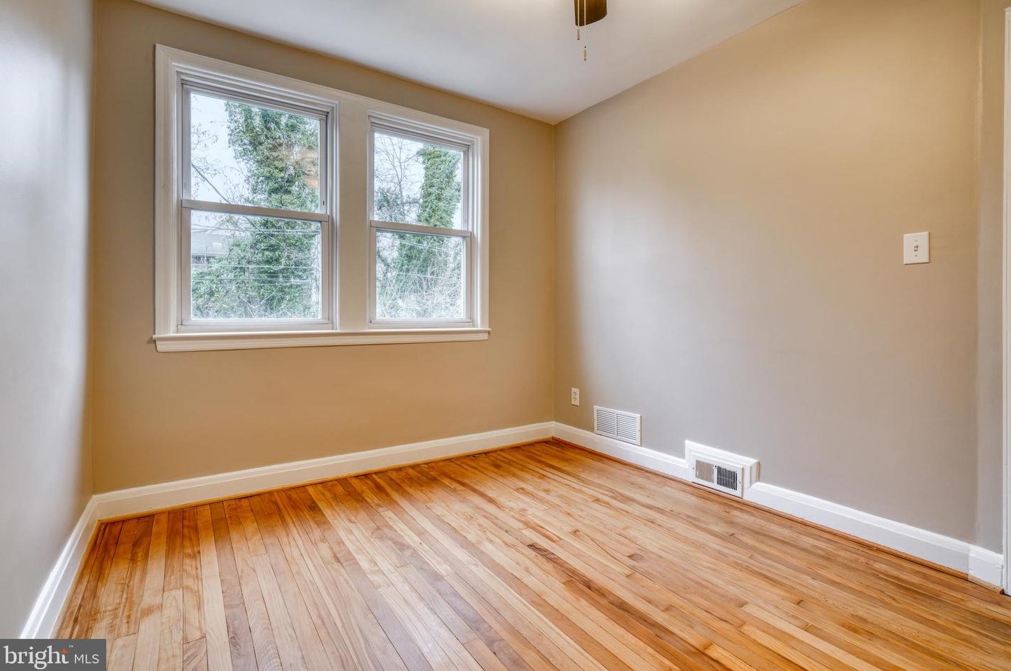 4703 Midwood Ave, Baltimore MD 21212-4029 exterior