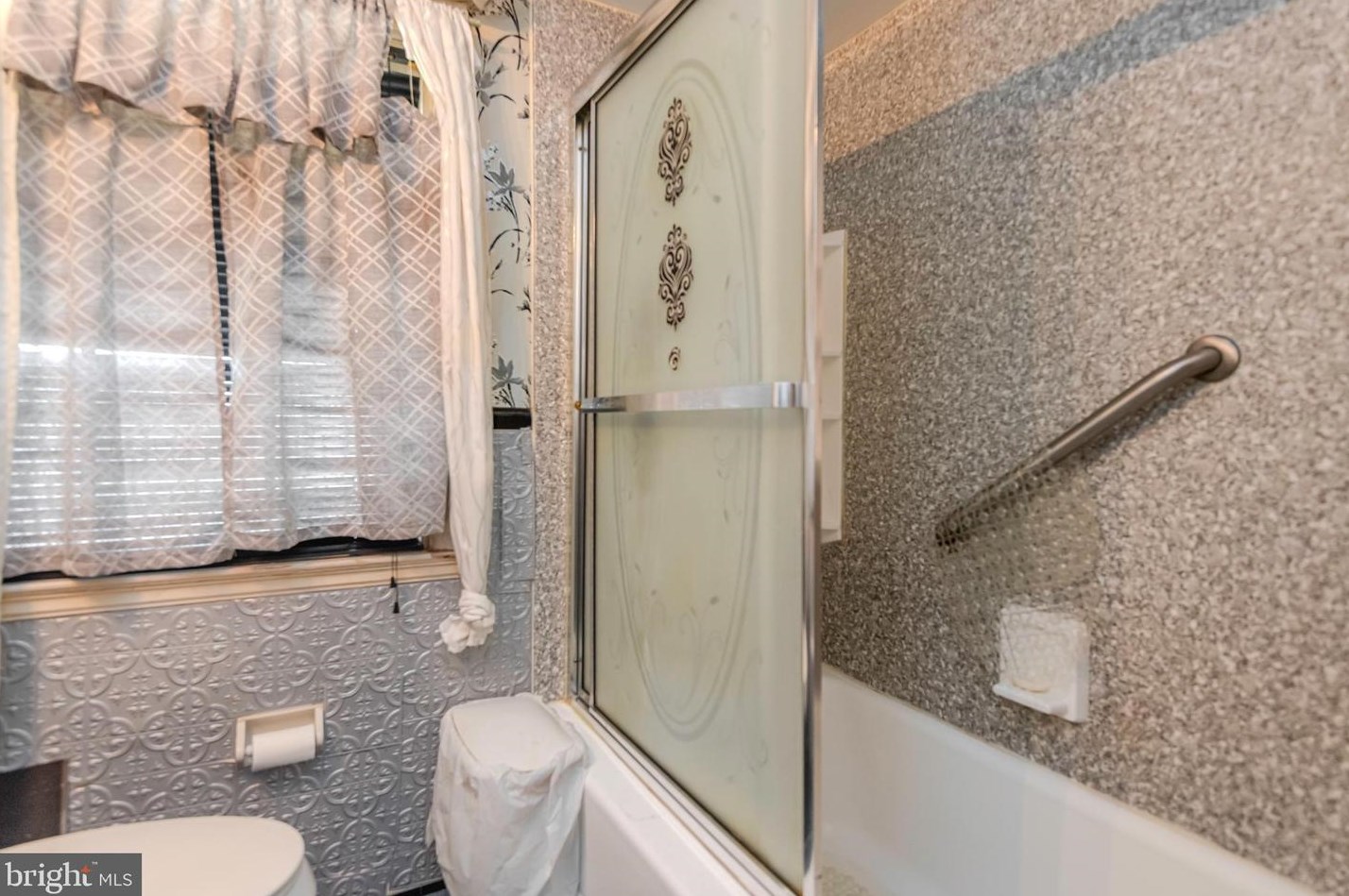 1551 Stonewood Rd, Baltimore MD  21239-3902 exterior