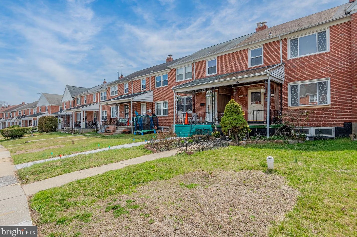 1551 Stonewood Rd, Baltimore MD  21239-4040 exterior