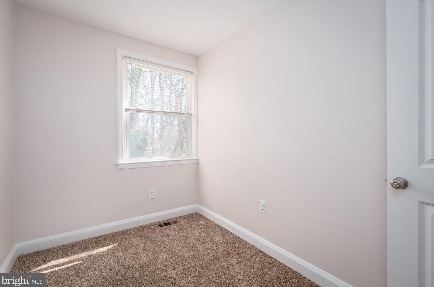 5949 Lillyan Ave, Baltimore MD  21206-2415 exterior