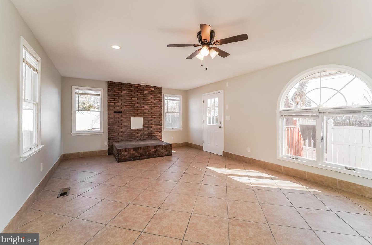 6405 Rosemont Ave, Baltimore MD  21206-1835 exterior