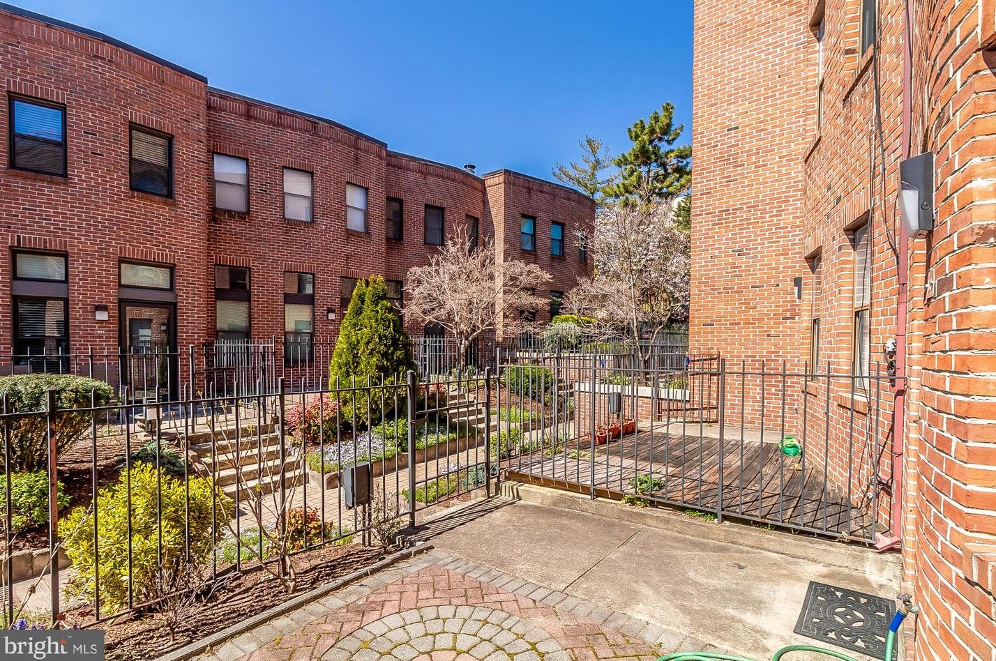 933 Stubblefield Ln, Baltimore MD  21202-3757 exterior