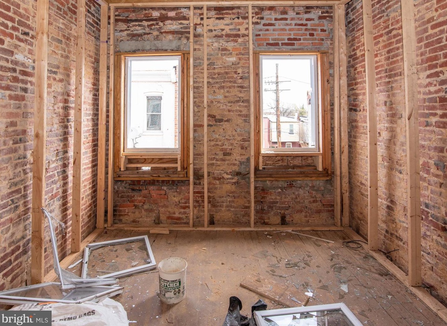 1824 Chapel St, Baltimore MD  21213-2444 exterior