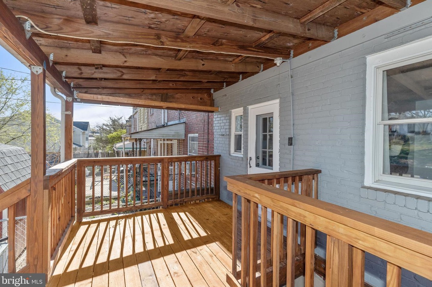 616 Washburn Ave, Baltimore MD  21225-2133 exterior