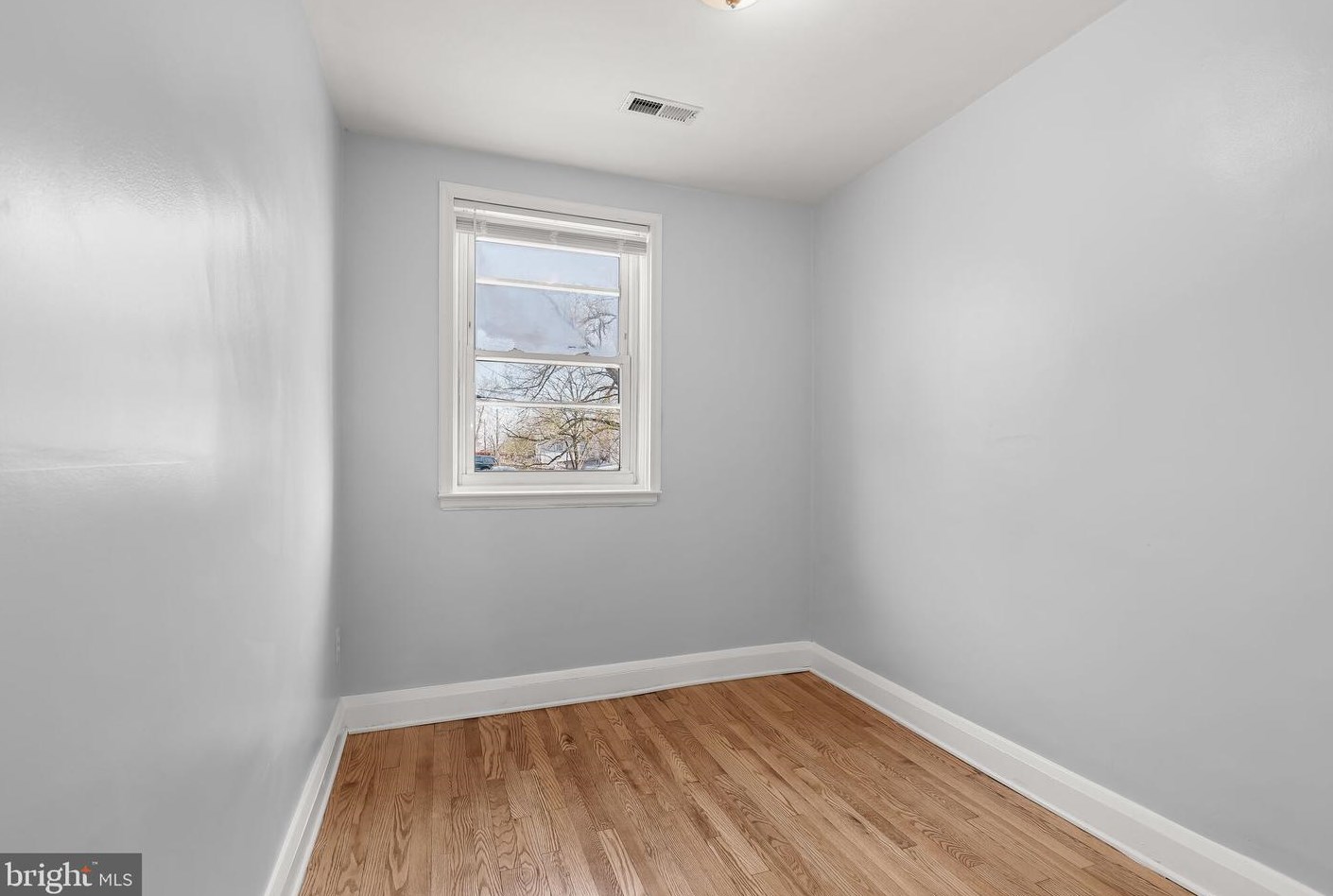 616 Washburn Ave, Baltimore MD  21225-2133 exterior