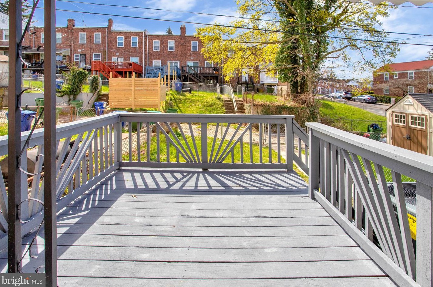 4439 Pen Lucy Rd, Baltimore MD 21229-2842 exterior