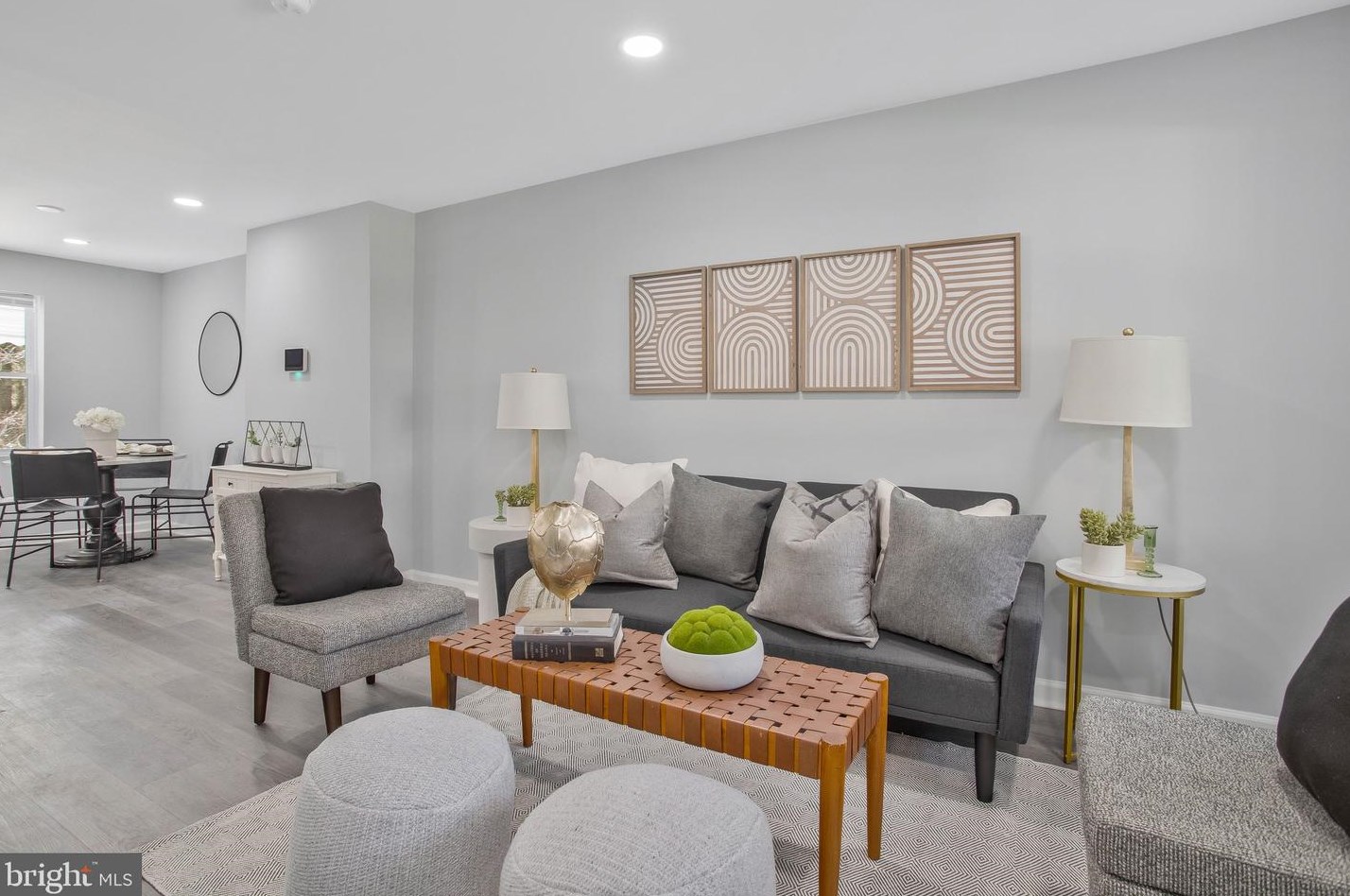 4439 Pen Lucy Rd, Baltimore MD 21229-2842 exterior