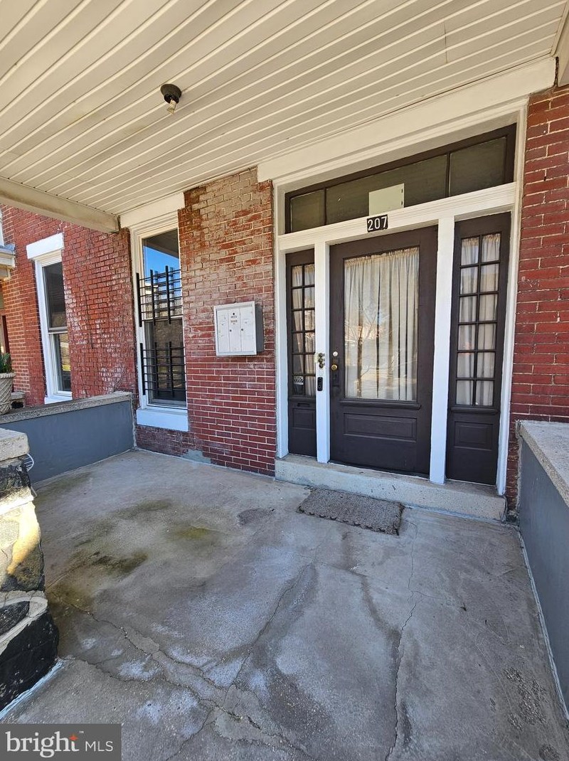 207 29th St, Baltimore MD  21211-2958 exterior