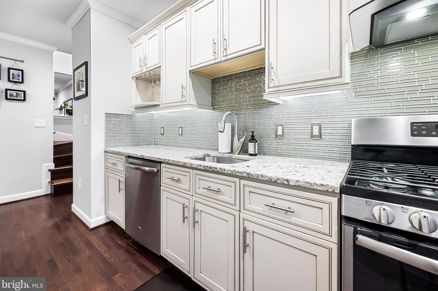 617 33 St, Baltimore MD 21211-2710 exterior