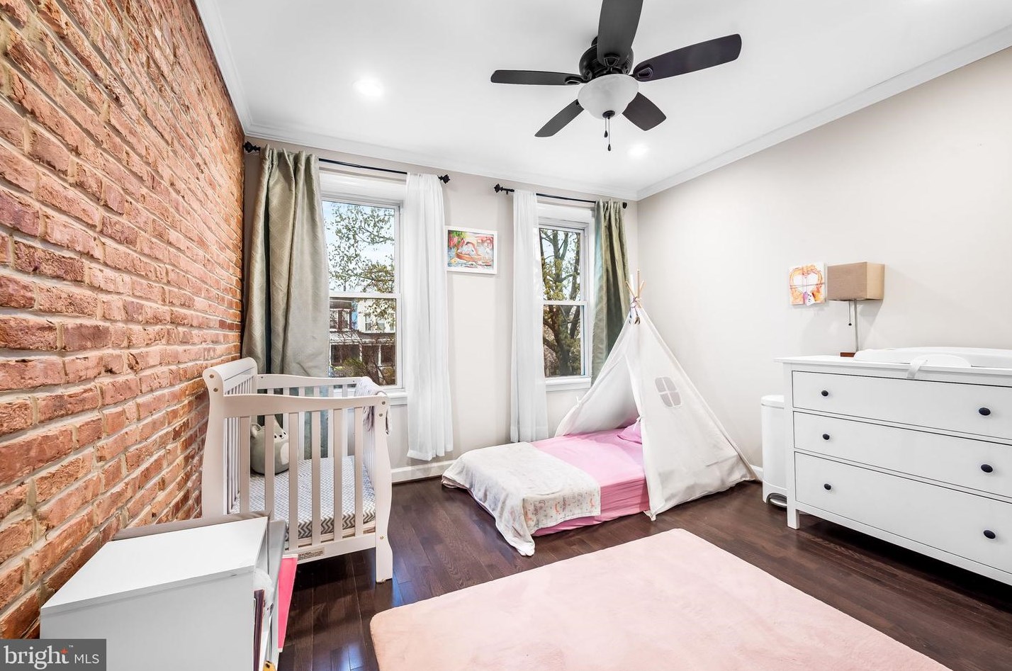 617 33 St, Baltimore MD 21211-2710 exterior