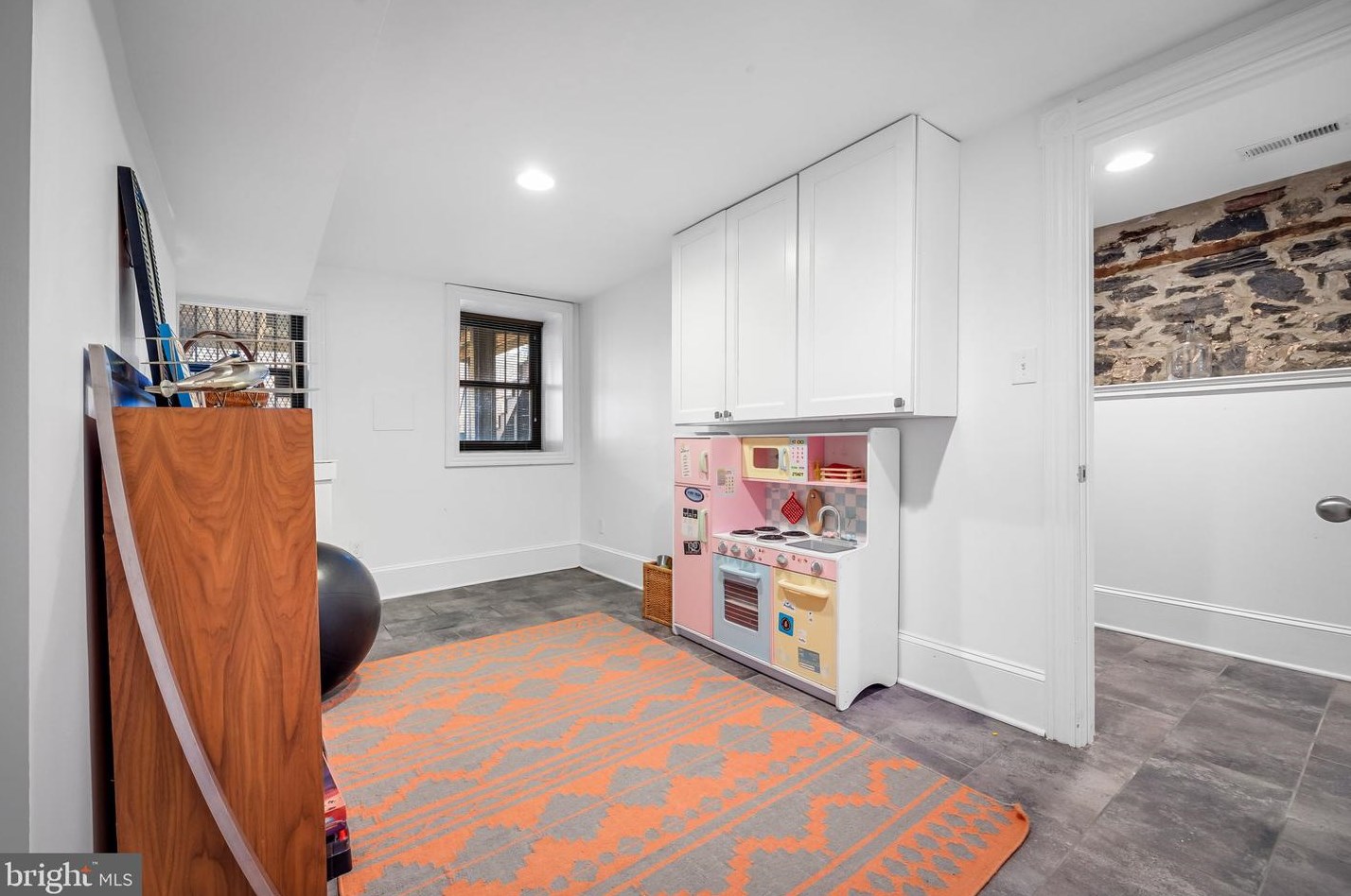 1427 John St, Baltimore MD  21217-4223 exterior