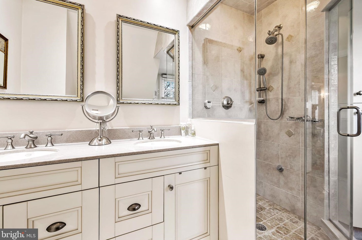 3819 Juniper Rd, Baltimore MD 21218-1828 exterior