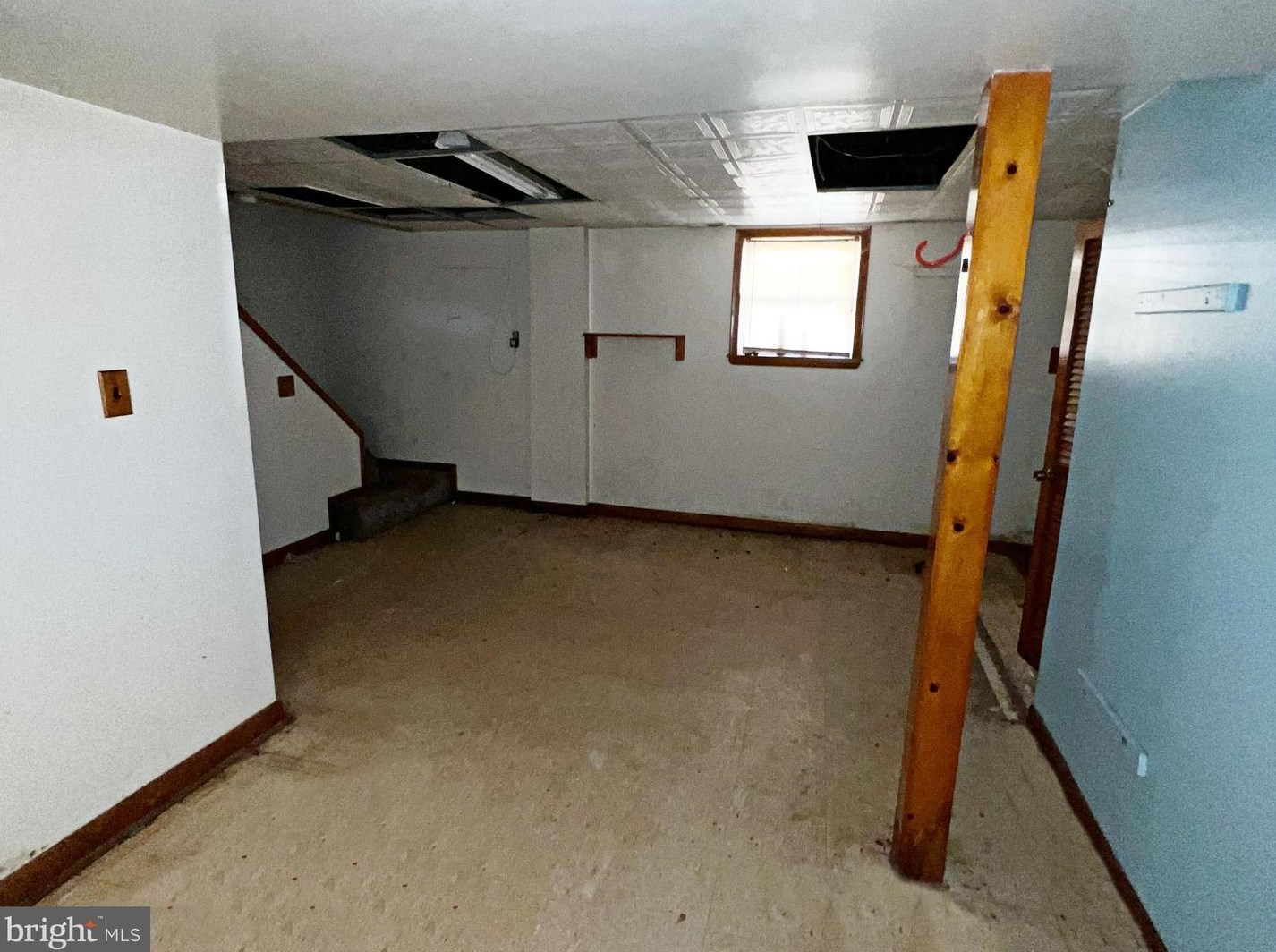 3655 Hineline Rd, Baltimore MD 21229-5154 exterior