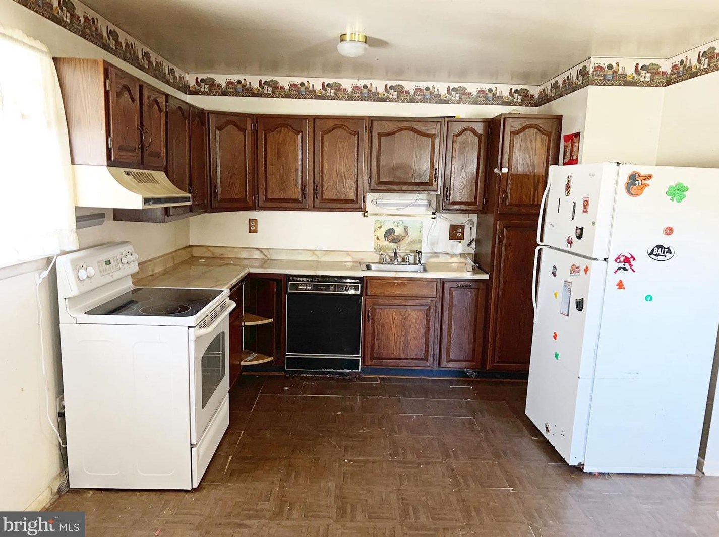 3655 Hineline Rd, Baltimore MD 21229-5154 exterior