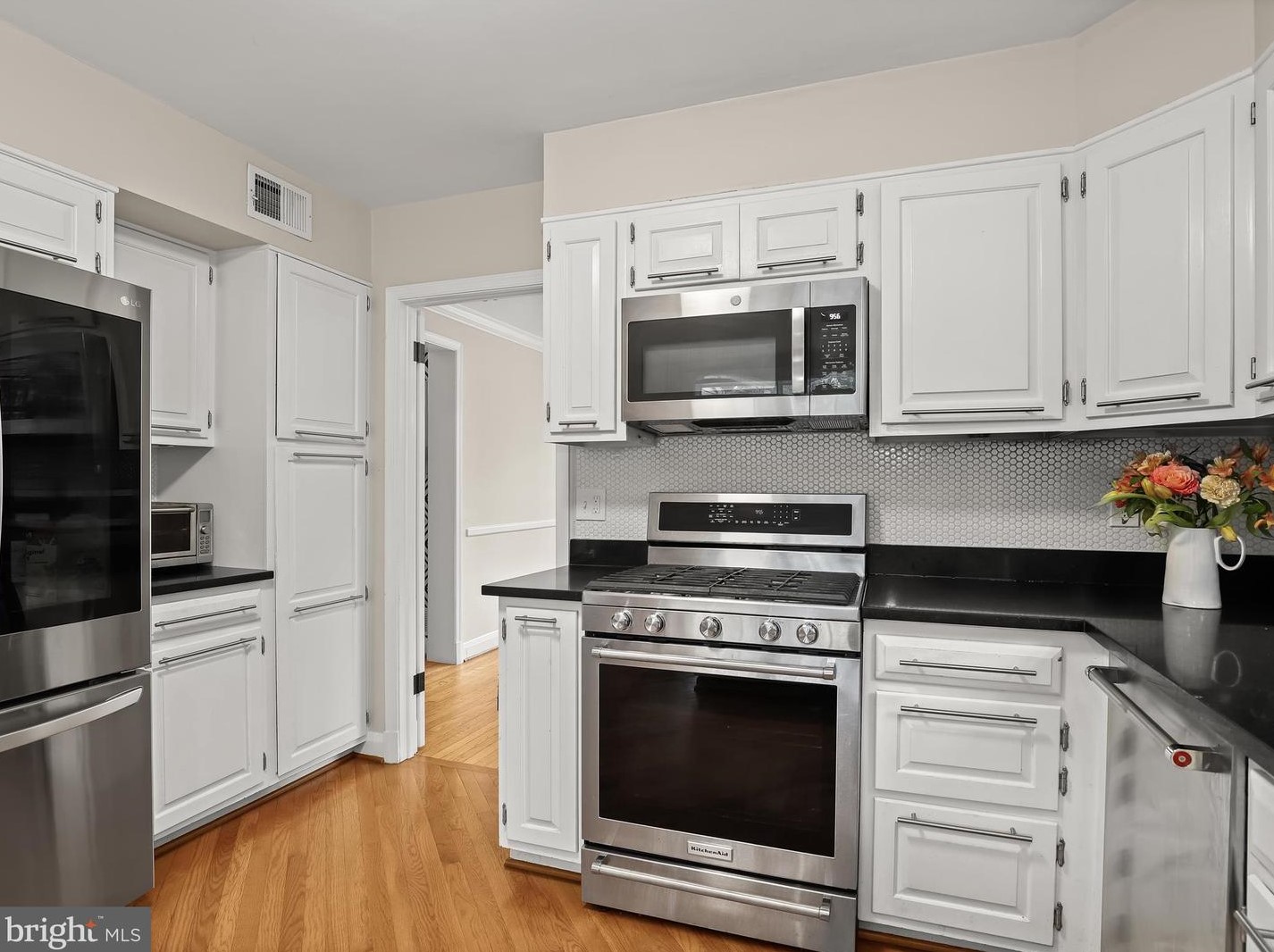 117 Lk Ave, Baltimore MD 21212-2431 exterior