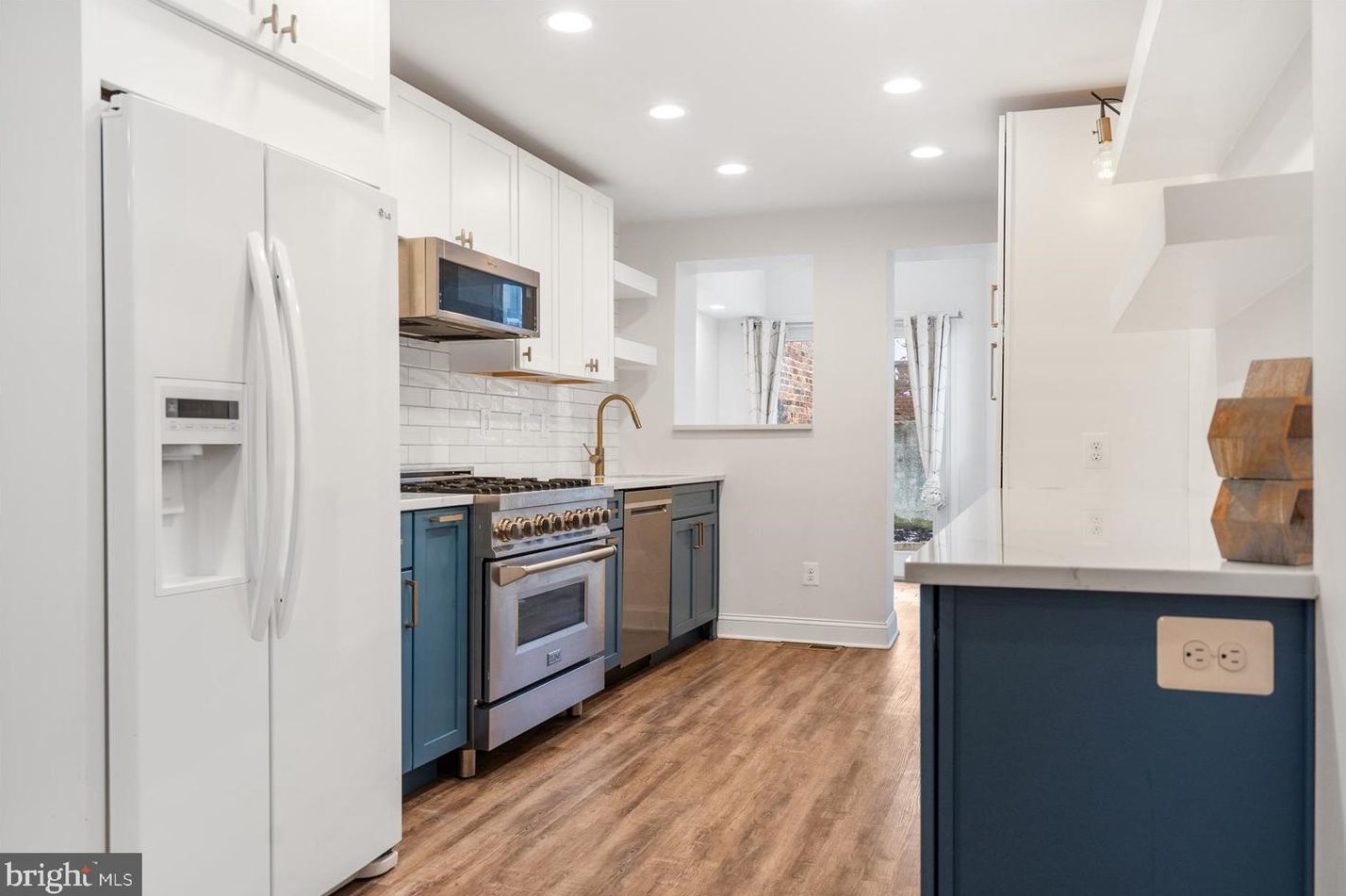 902 Harden Ct, Baltimore MD 21230-4014 exterior