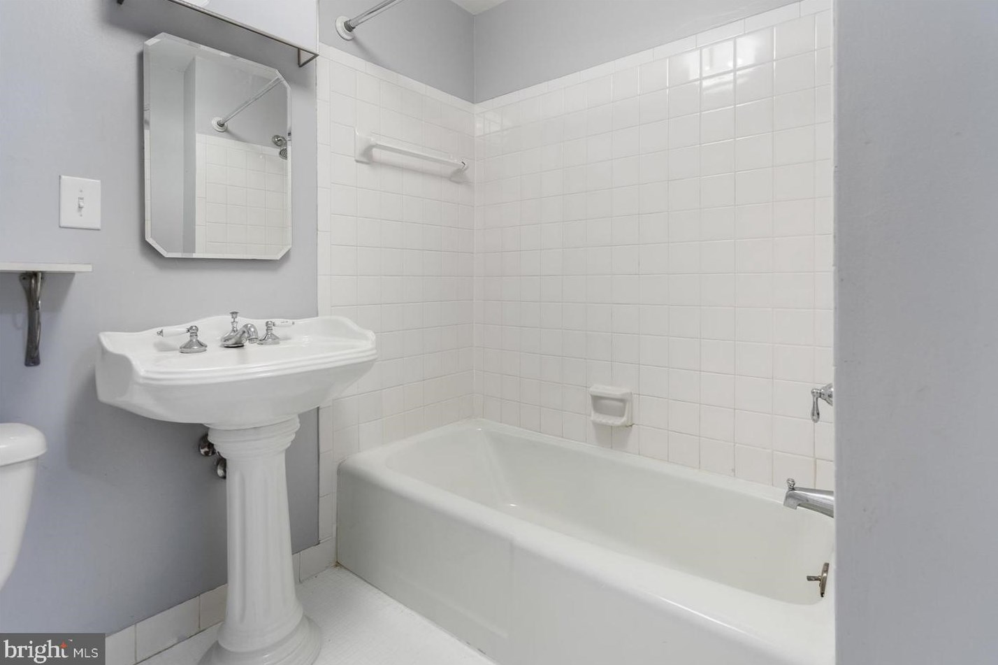 902 Harden Ct, Baltimore MD 21230-4014 exterior