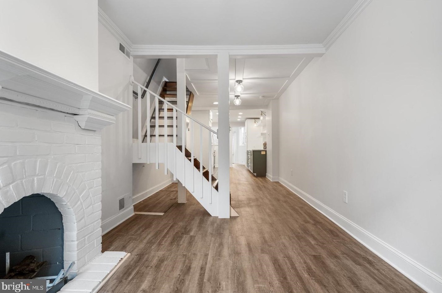 902 Harden Ct, Baltimore MD 21230-4014 exterior