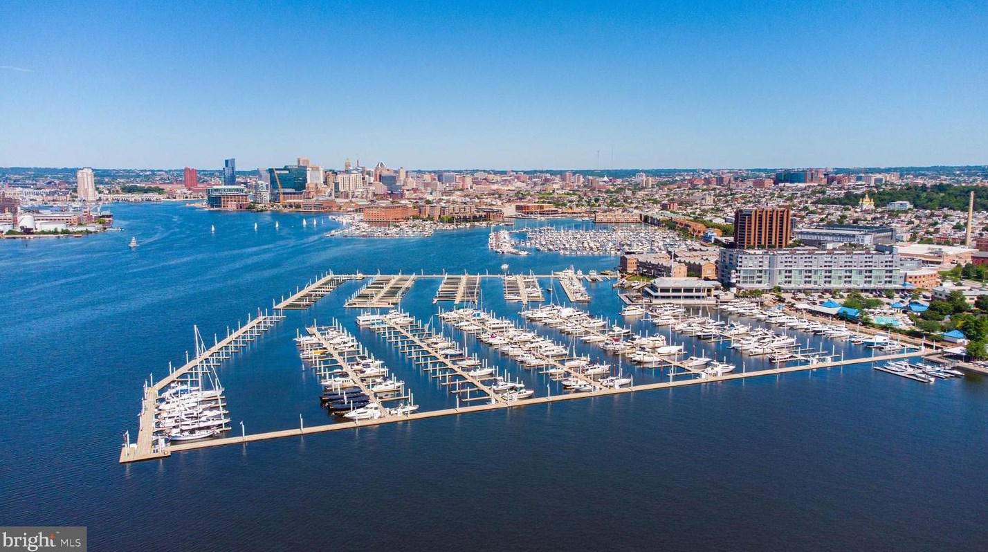 2772 Lighthouse Pt, Baltimore MD  21224-4789 exterior