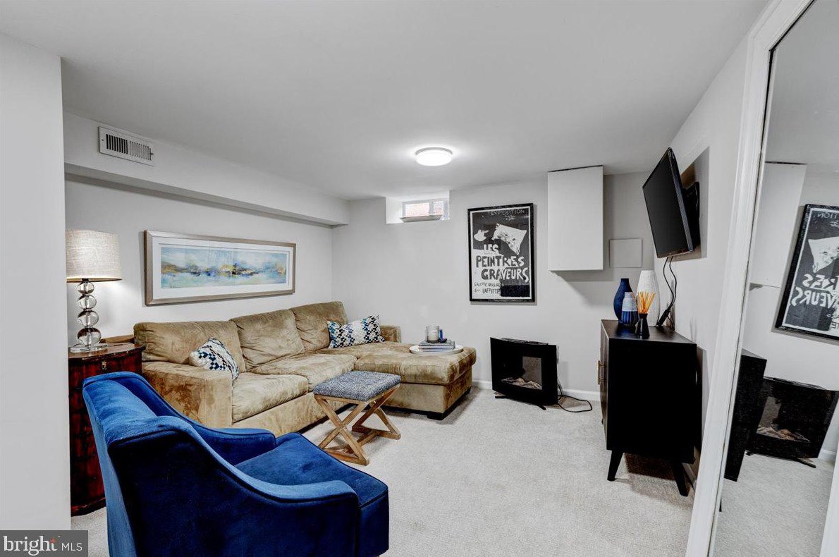 927 Bouldin St, Baltimore MD  21224-5020 exterior