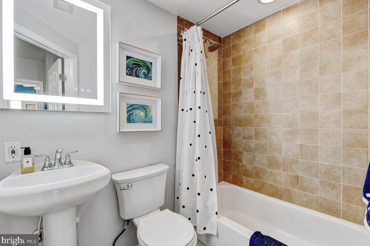 927 Bouldin St, Baltimore MD  21224-5020 exterior