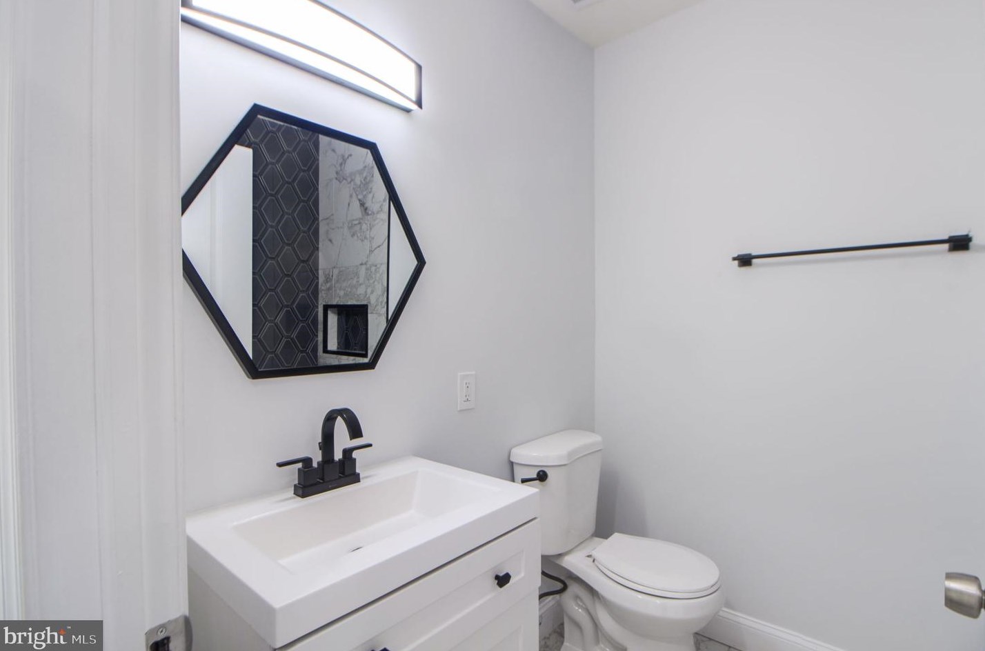 3613 Liberty Heights Ave, Baltimore MD 21215-7805 exterior