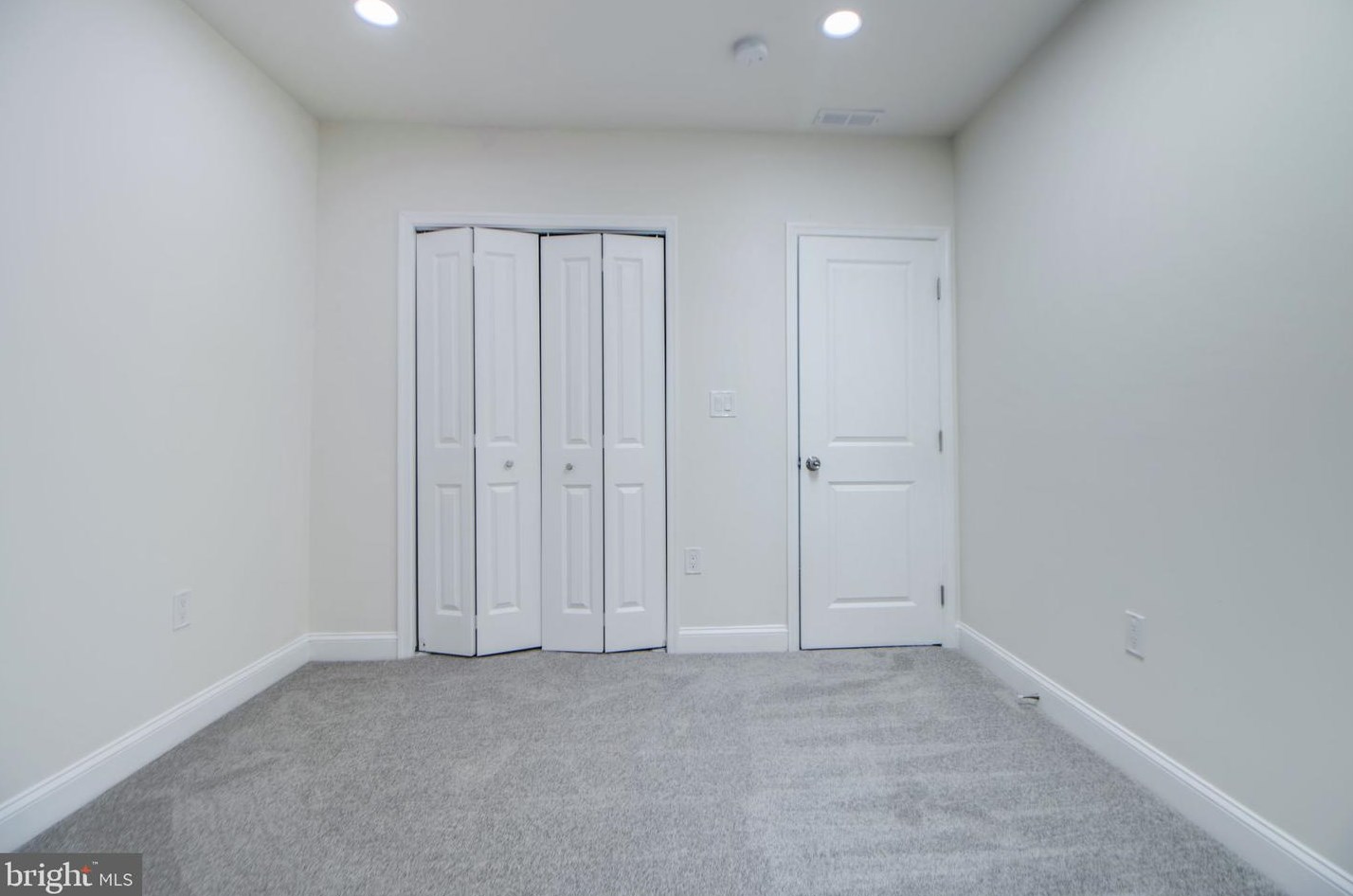 3613 Liberty Heights Ave, Baltimore MD 21215-7805 exterior