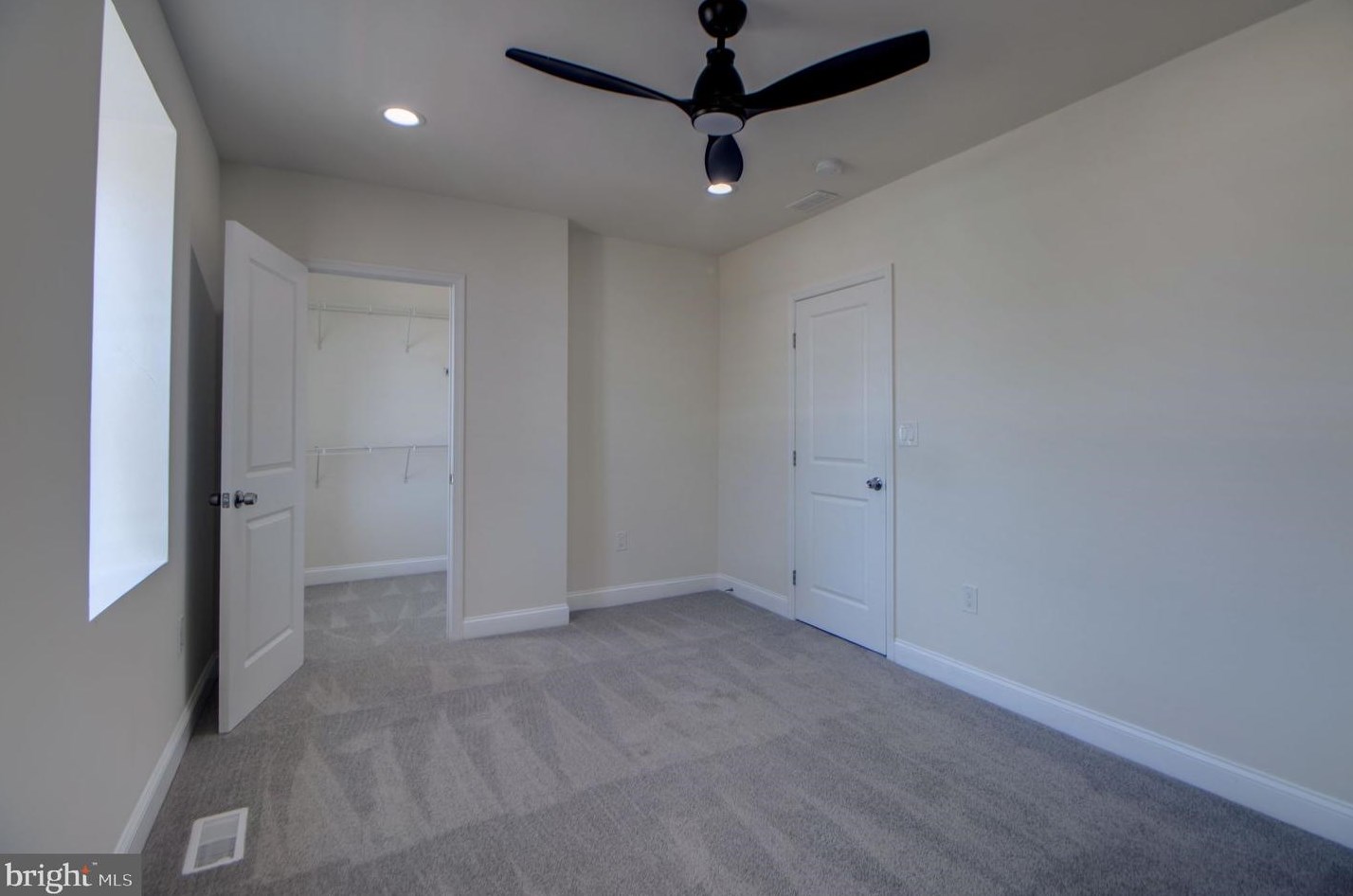 3613 Liberty Heights Ave, Baltimore MD 21215-7805 exterior