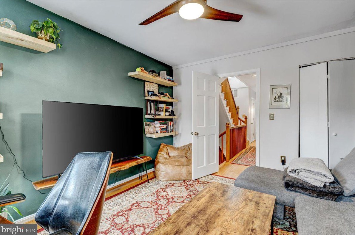 723 Hanover St, Baltimore MD  21230-3832 exterior