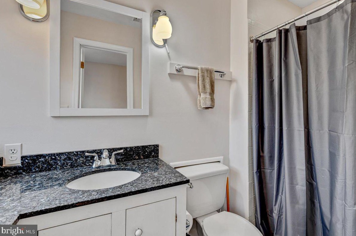 723 Hanover St, Baltimore MD  21230-3832 exterior