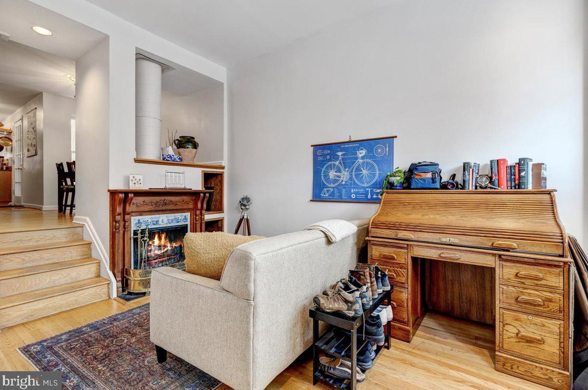 723 Hanover St, Baltimore MD  21230-3832 exterior