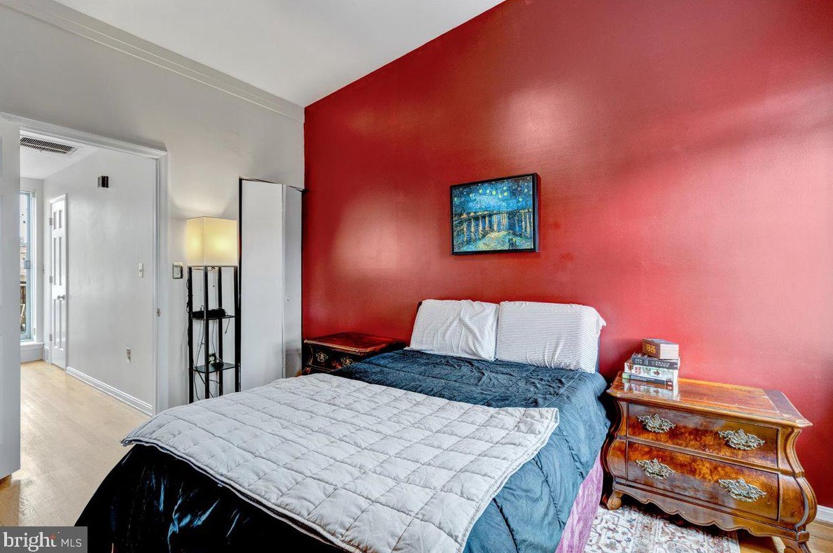 723 Hanover St, Baltimore MD  21230-3832 exterior